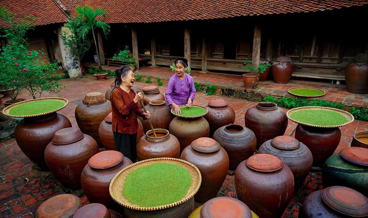 Duong Lam Ancient Village in hanoi